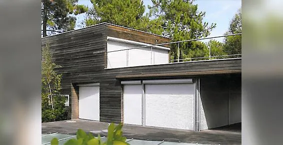 Le verre et l'ouverture - portes & garages